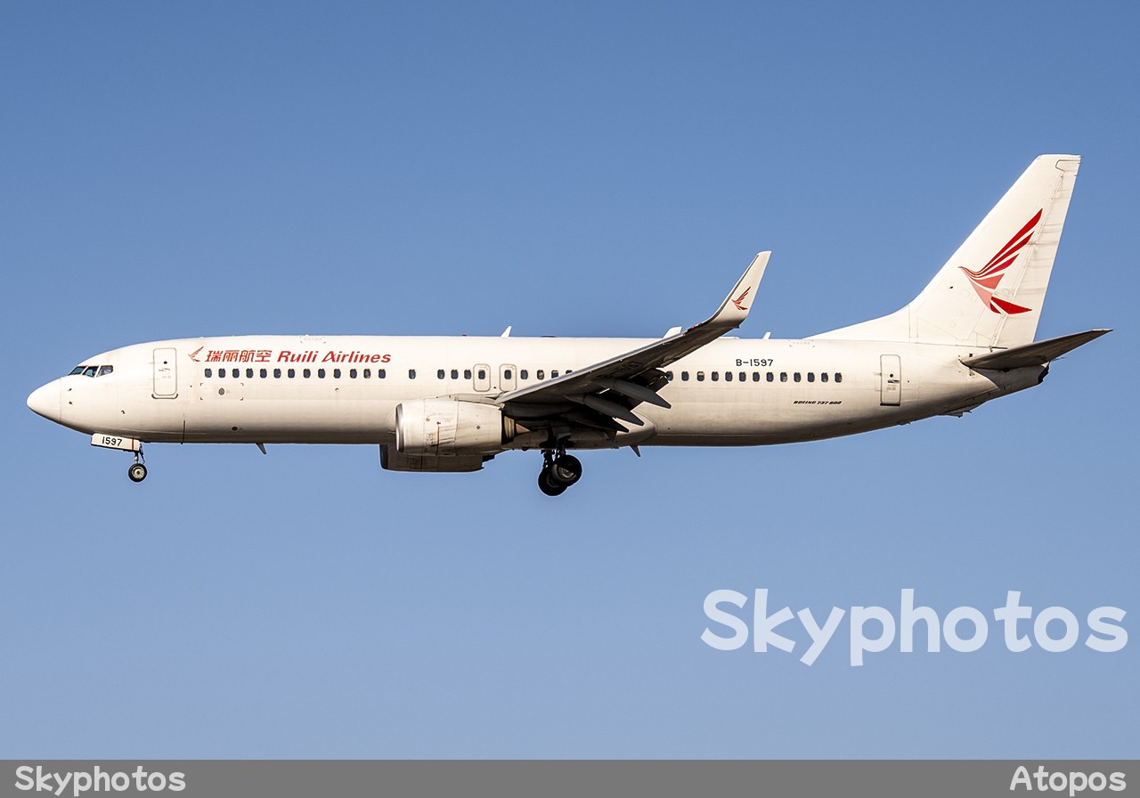 瑞丽航空 Boeing 737-8MAX