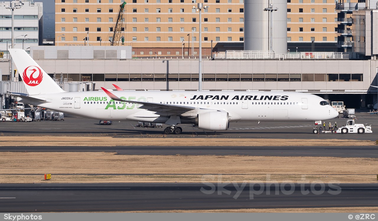 Japan Airlines Airbus A350-941