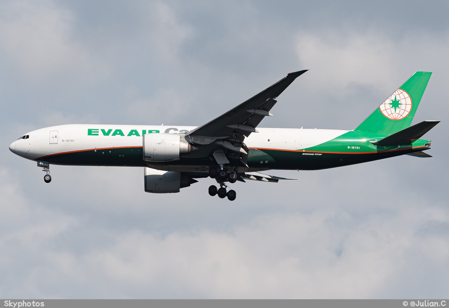 EVA Air Boeing 777-F5E