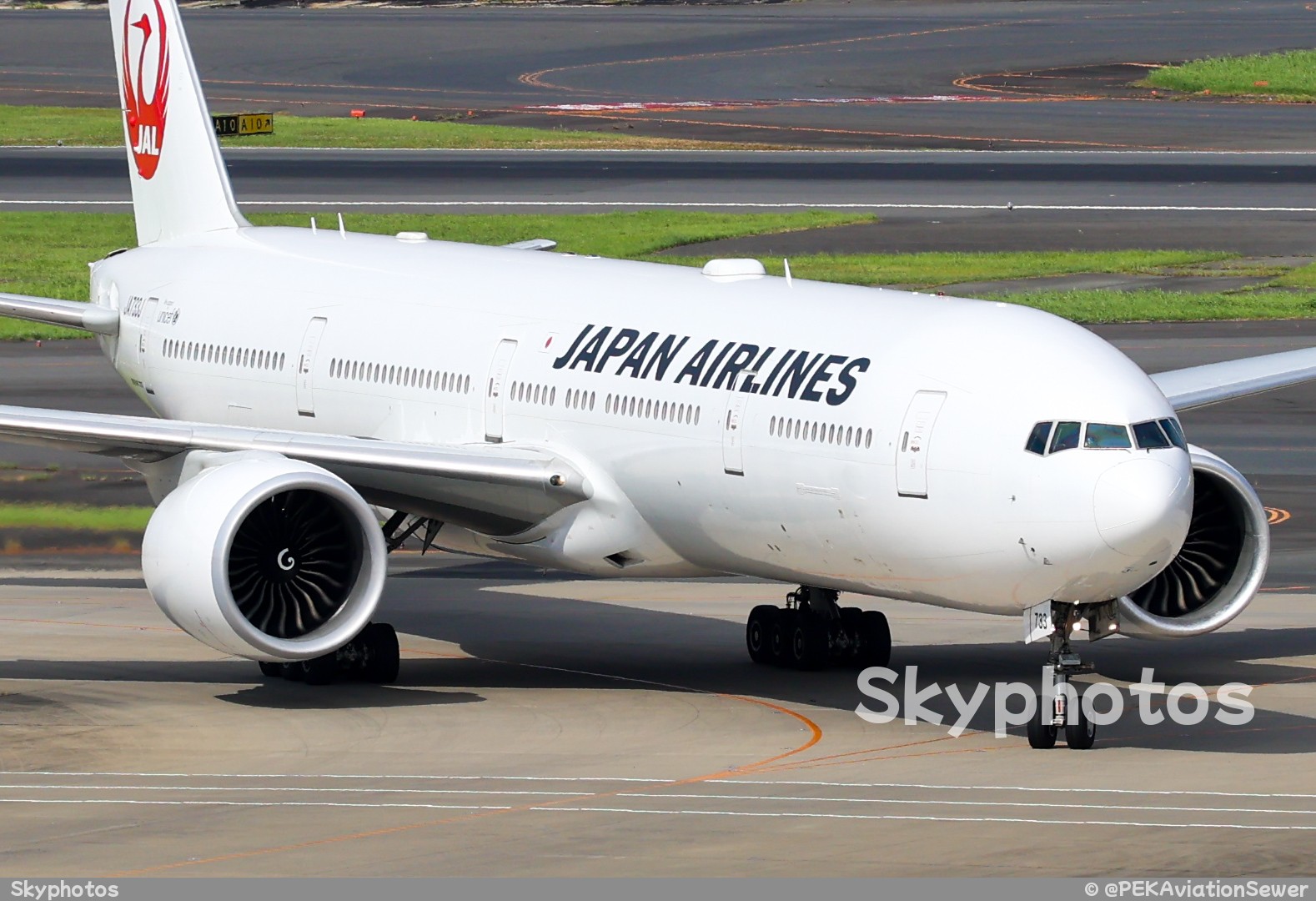 Japan Airlines Boeing 777-300ER