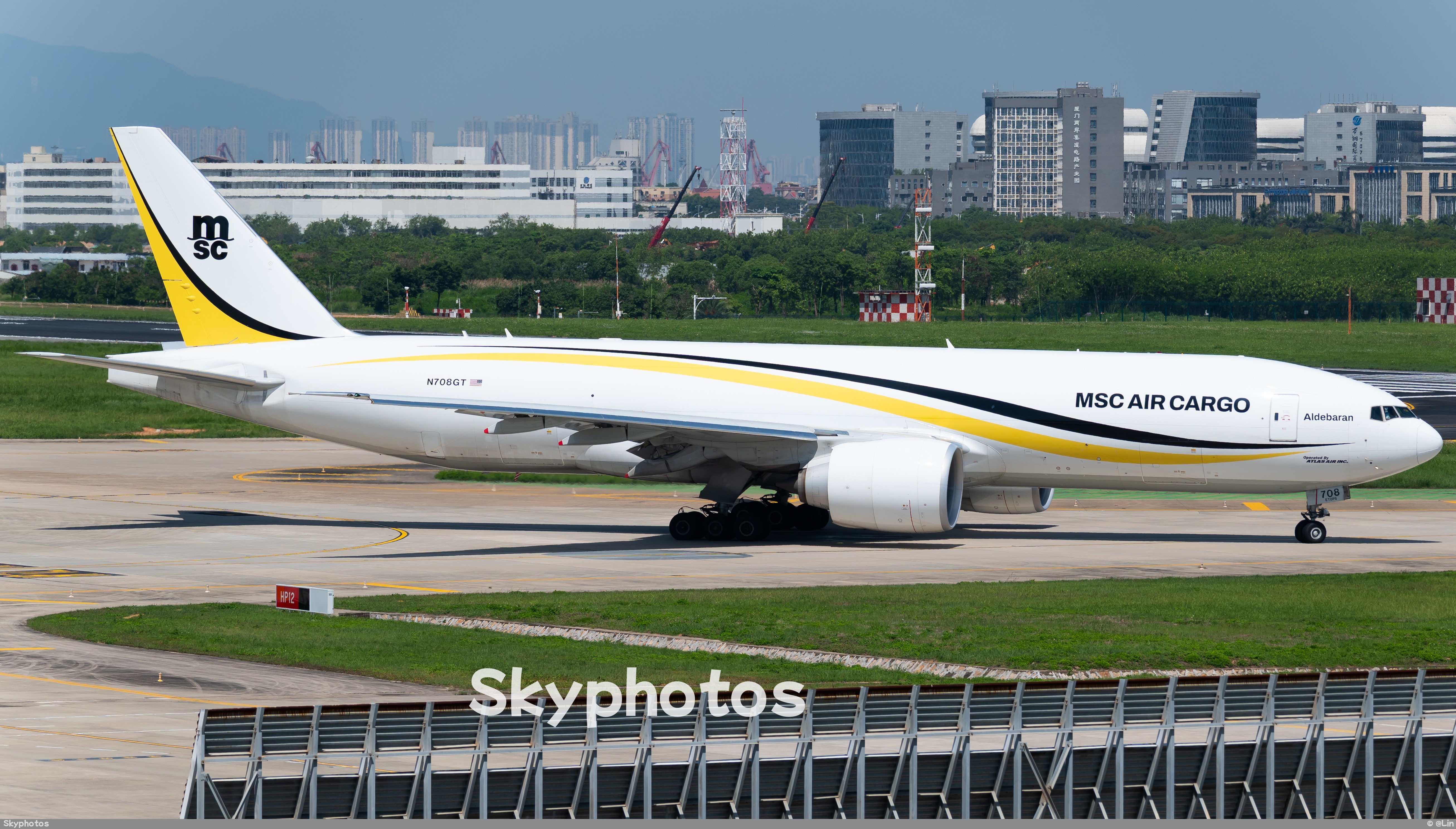 地中海航空 777F