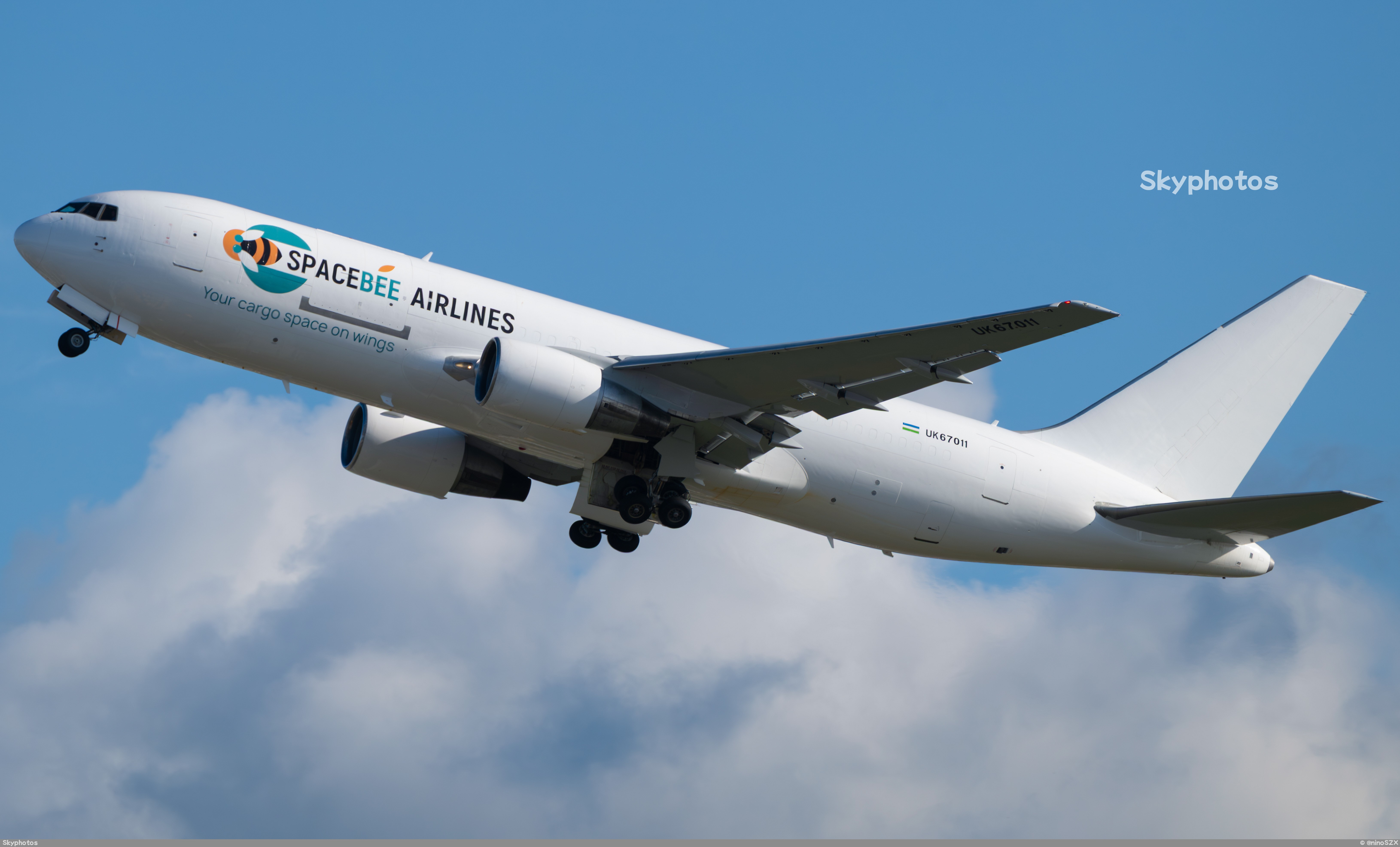 SPACEBEE AIRLINES B767-200BDSF