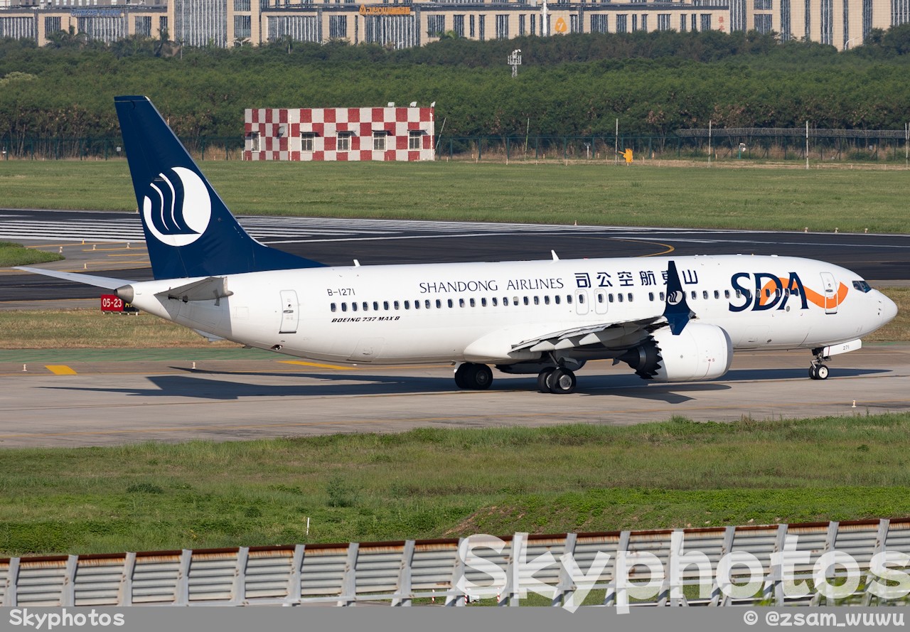 山东航空 B737-8 at 厦门高崎国际机场