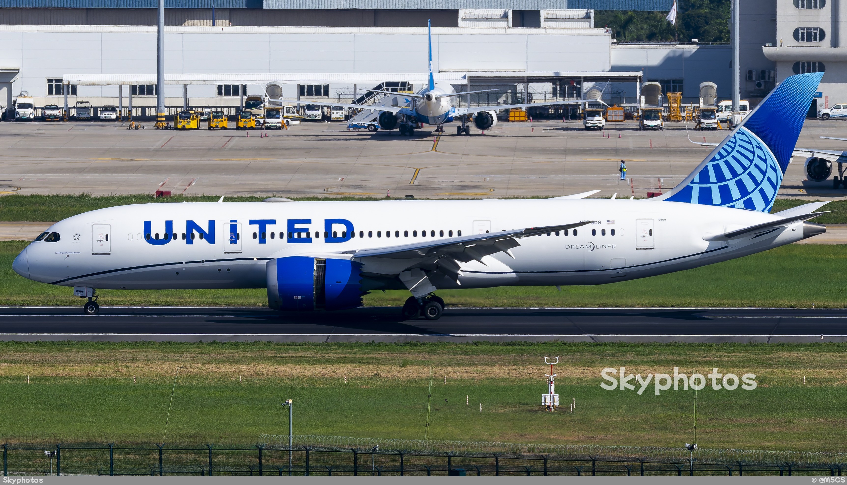 United Airlines Inc Boeing 787-8 at 厦门高崎国际机场