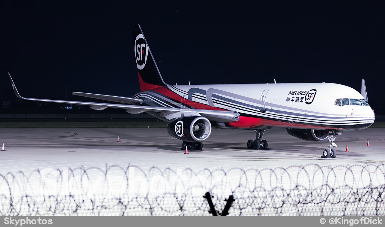 顺丰航空 B757-28A(PCF)(WL)