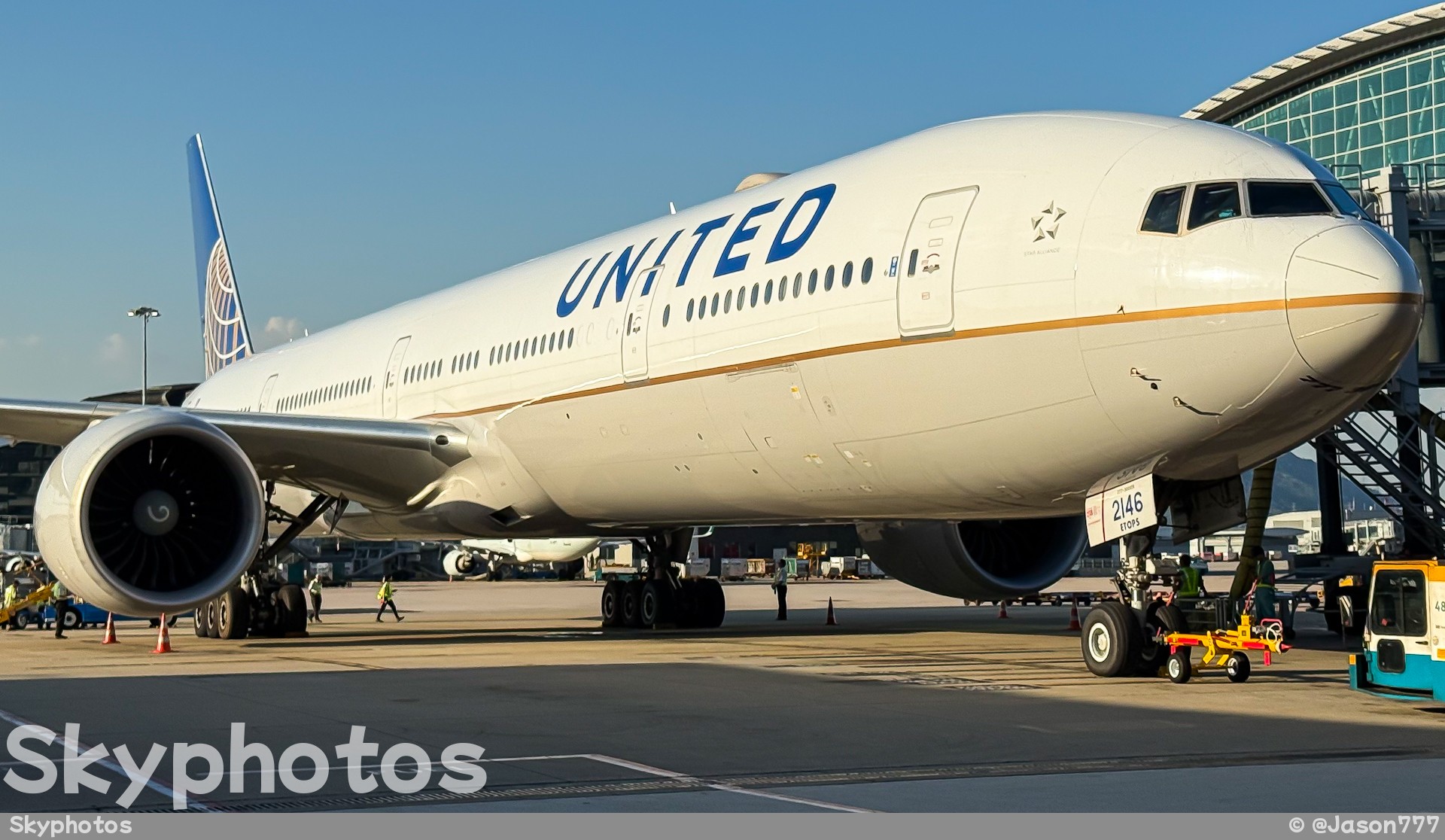 美国联合航空 B777-322(ER)