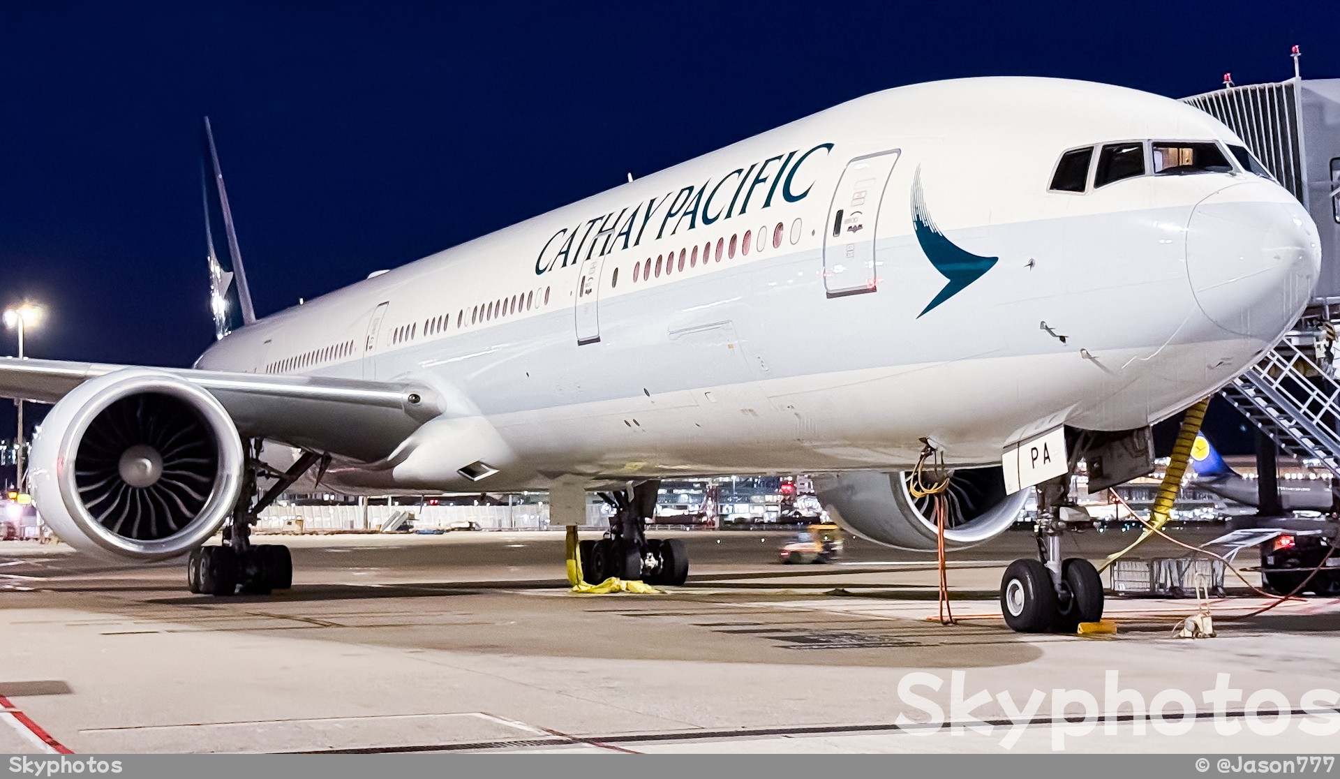 国泰航空 B777-367(ER)