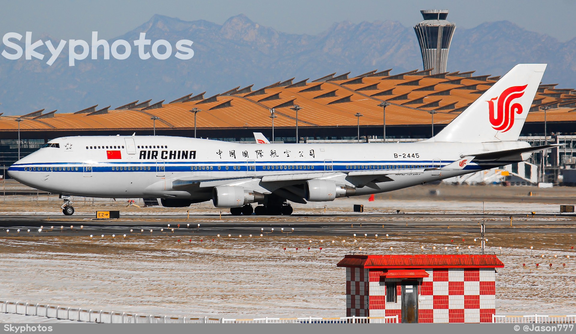 中国国际航空 B747-4J6