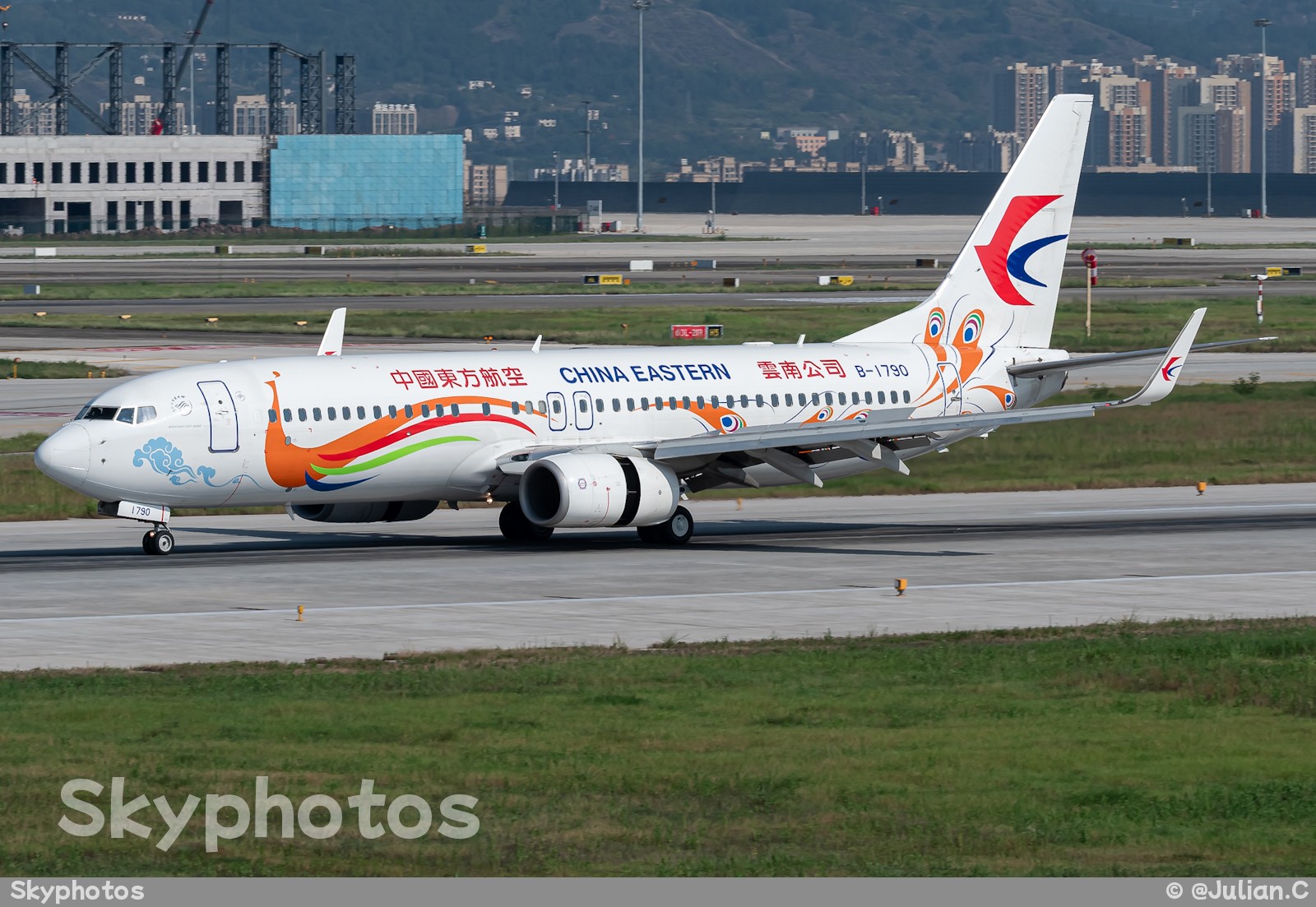 中国东方航空 B737-89P(WL)