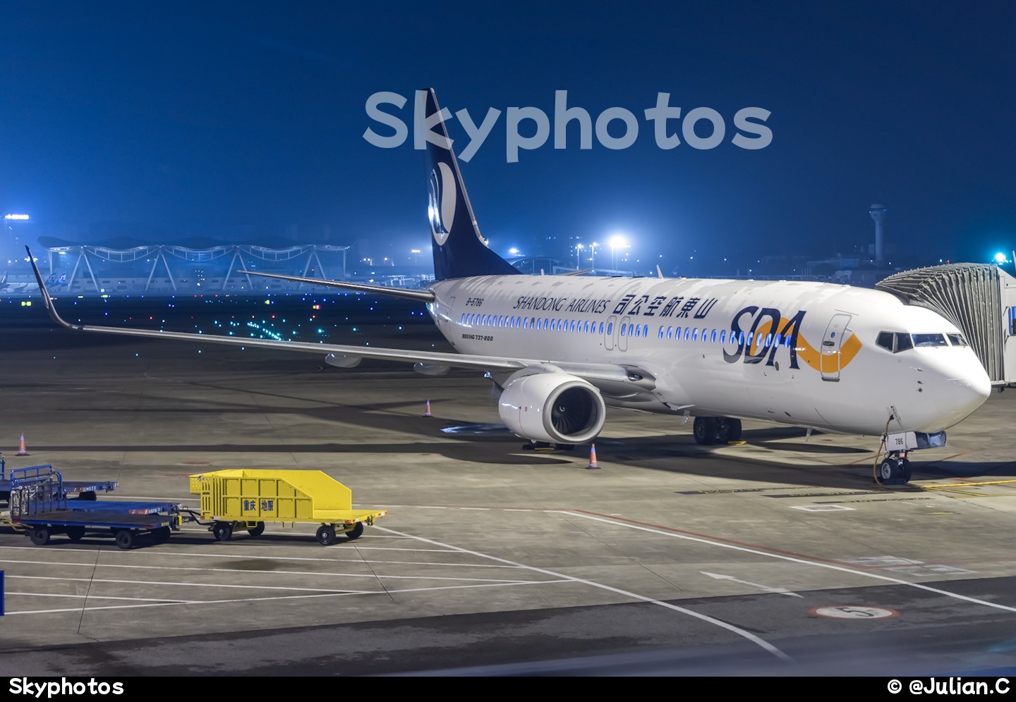 山东航空 B737-85N(WL)