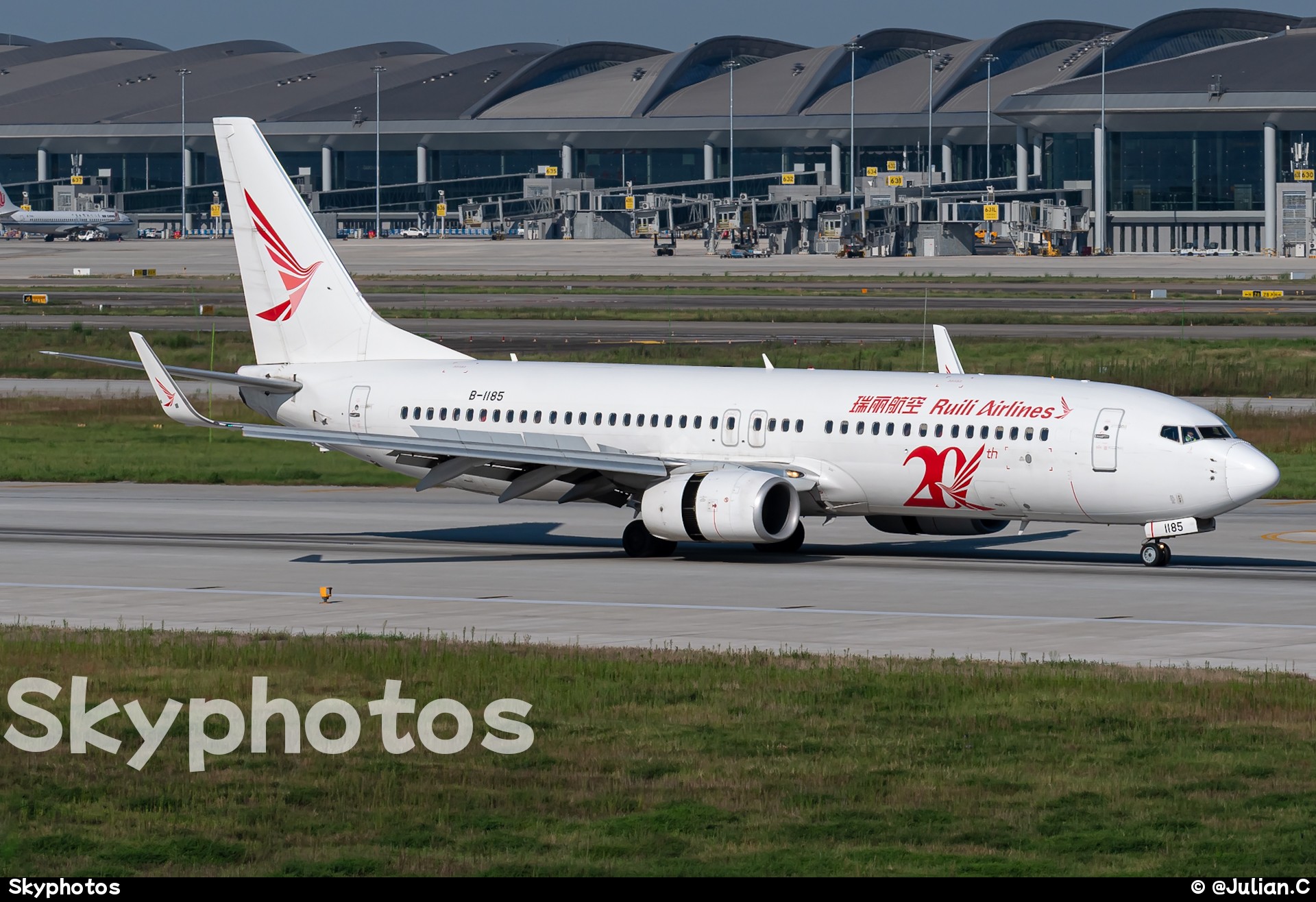 瑞丽航空 B737-8JP(WL)
