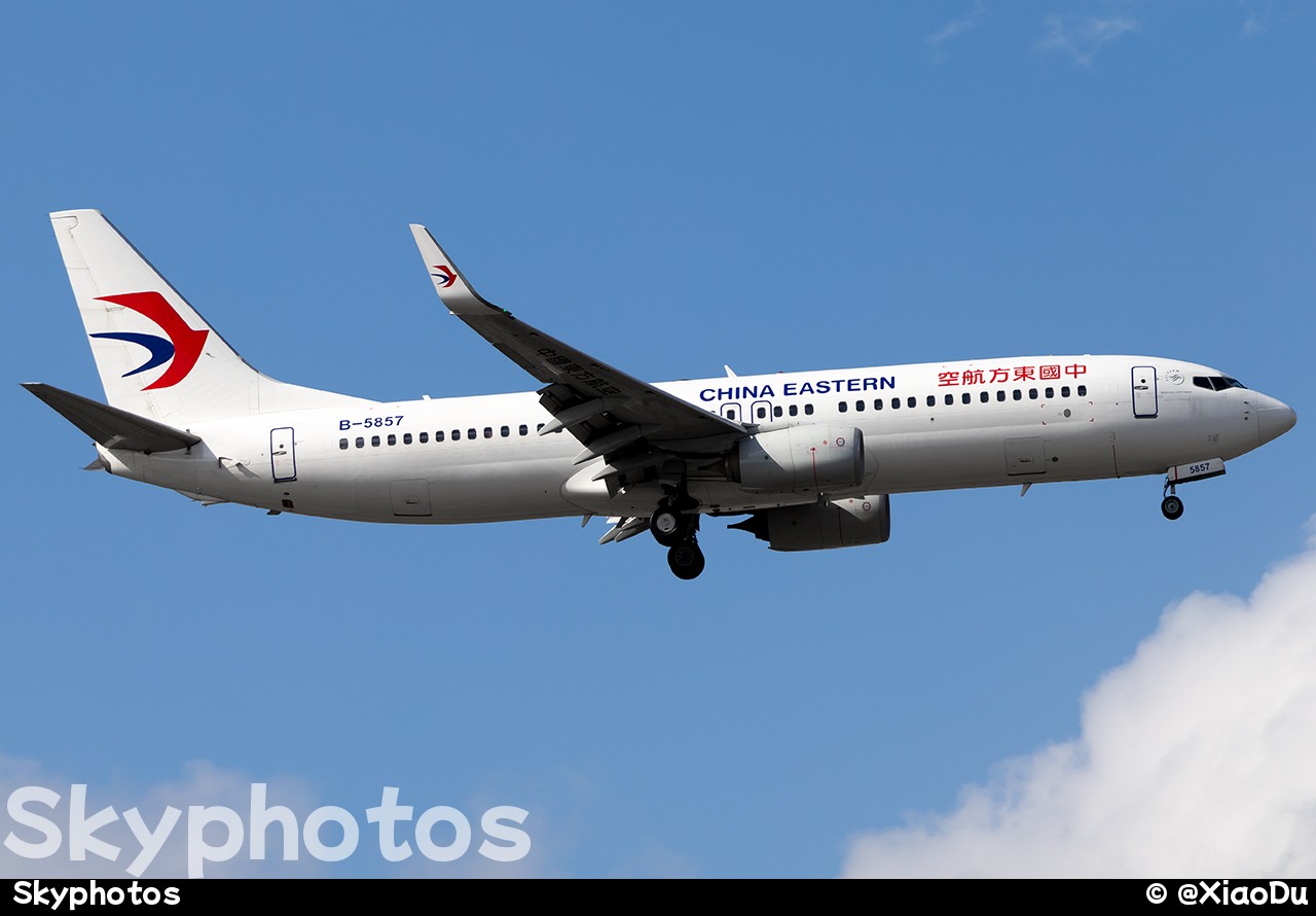 中国东方航空 B737-89P(WL)