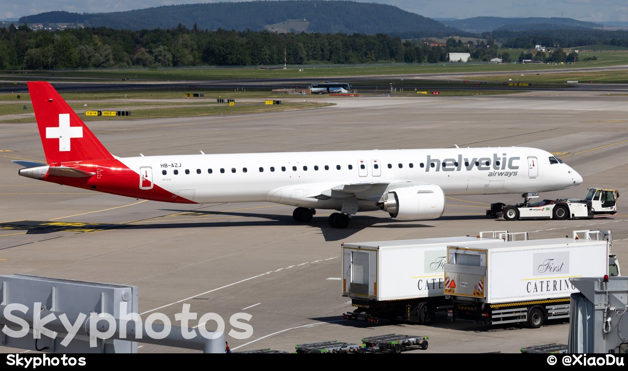 Helvetic Airways Embraer ERJ-190-400STD