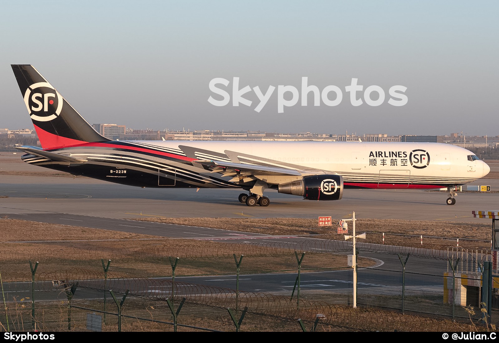 顺丰航空 B767-36N(ER)(BCF)