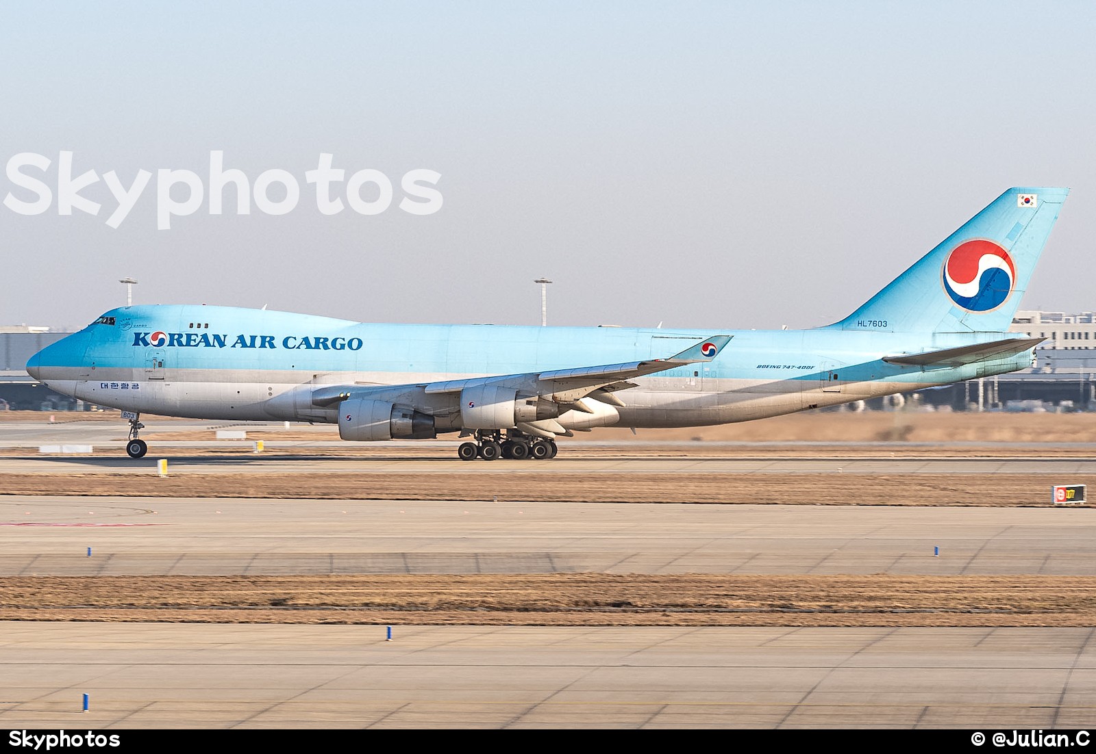 Korean Air Boeing 747-4B5ERF