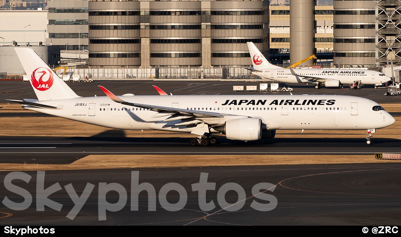 Japan Airlines (JAL) Airbus A350-941